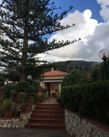 Stanza In Villa Con Giardino Vista Mare Чефалу Экстерьер фото