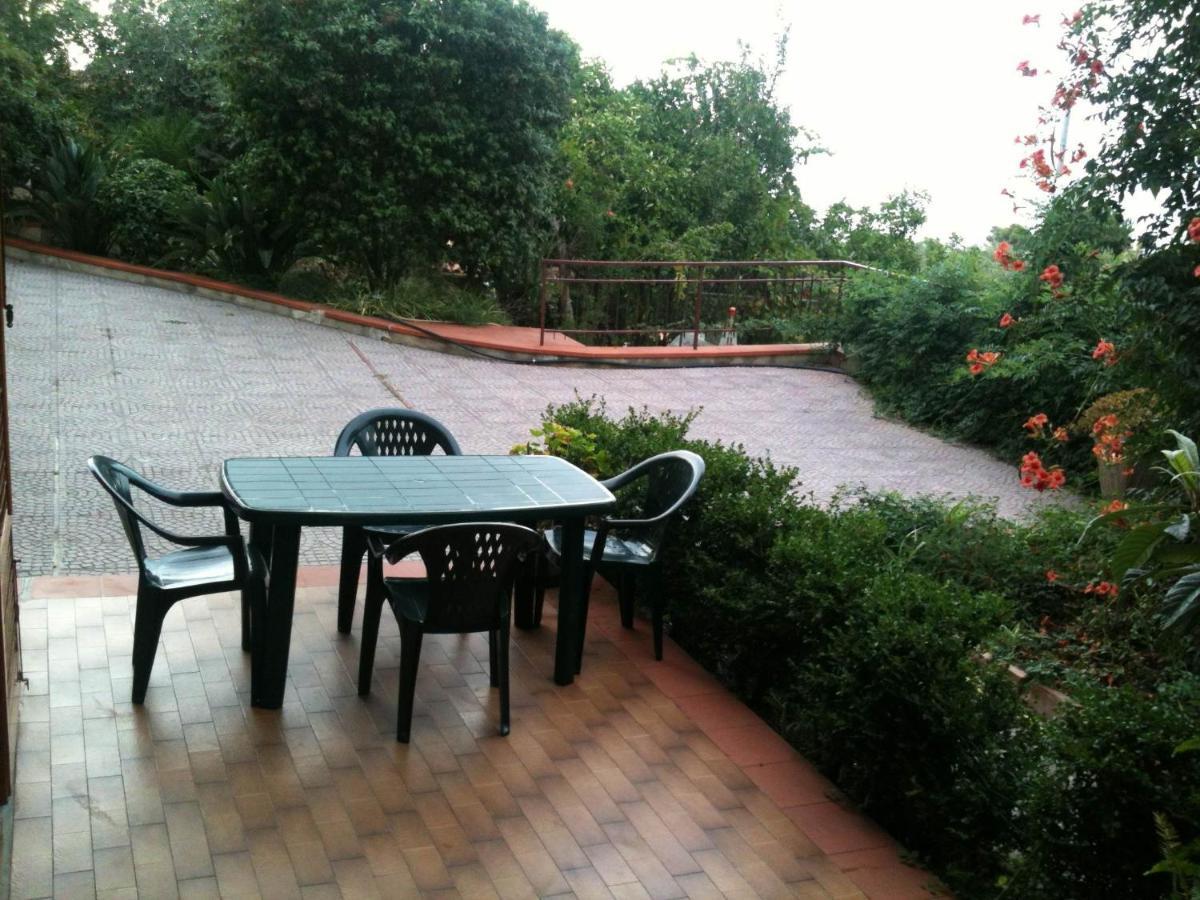 Stanza In Villa Con Giardino Vista Mare Чефалу Экстерьер фото