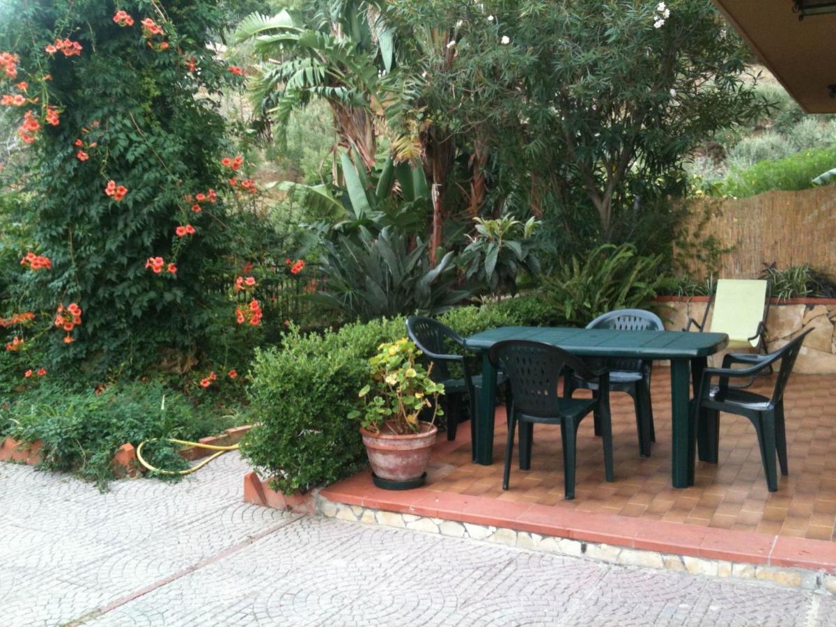 Stanza In Villa Con Giardino Vista Mare Чефалу Экстерьер фото