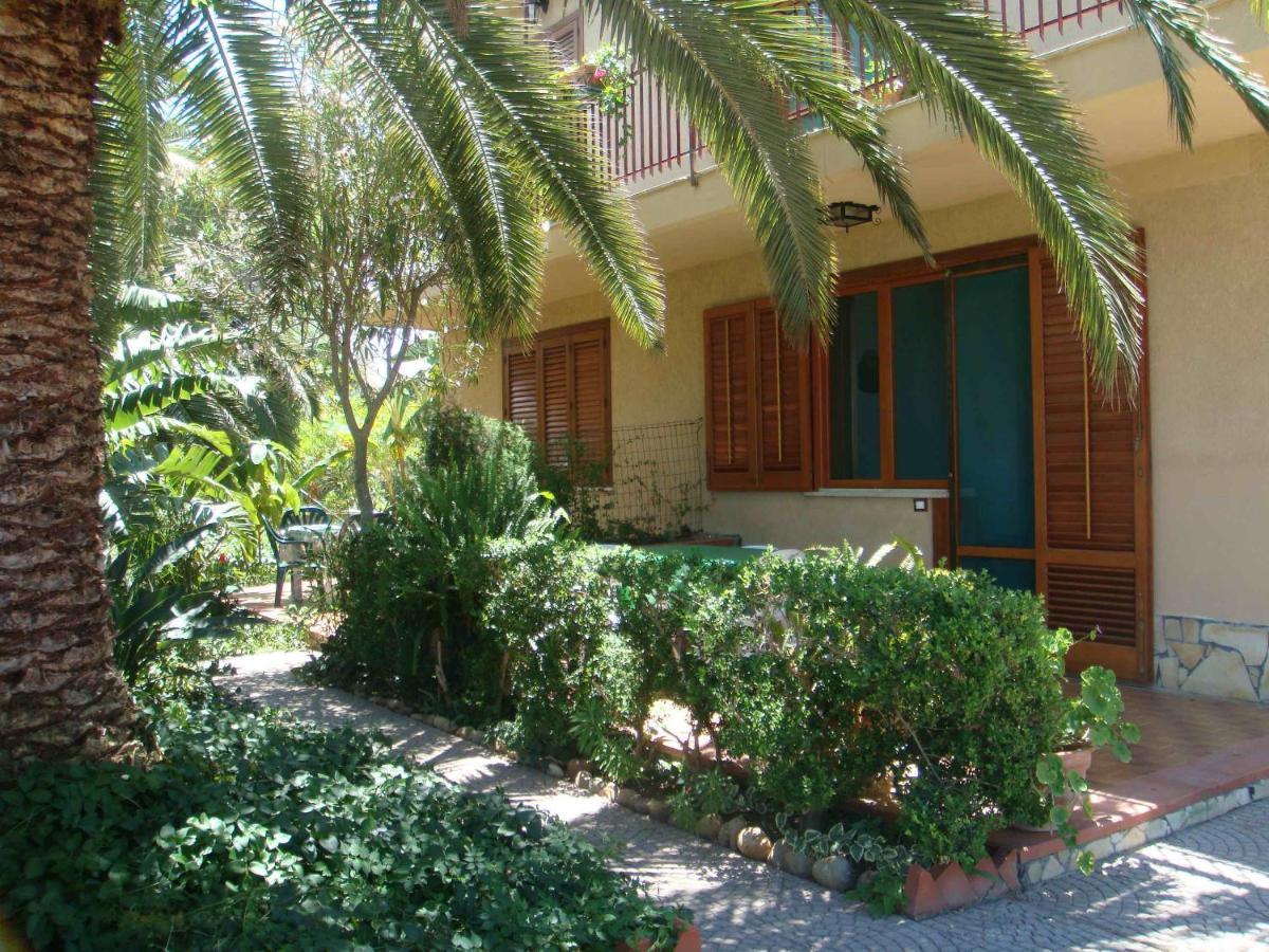 Stanza In Villa Con Giardino Vista Mare Чефалу Экстерьер фото
