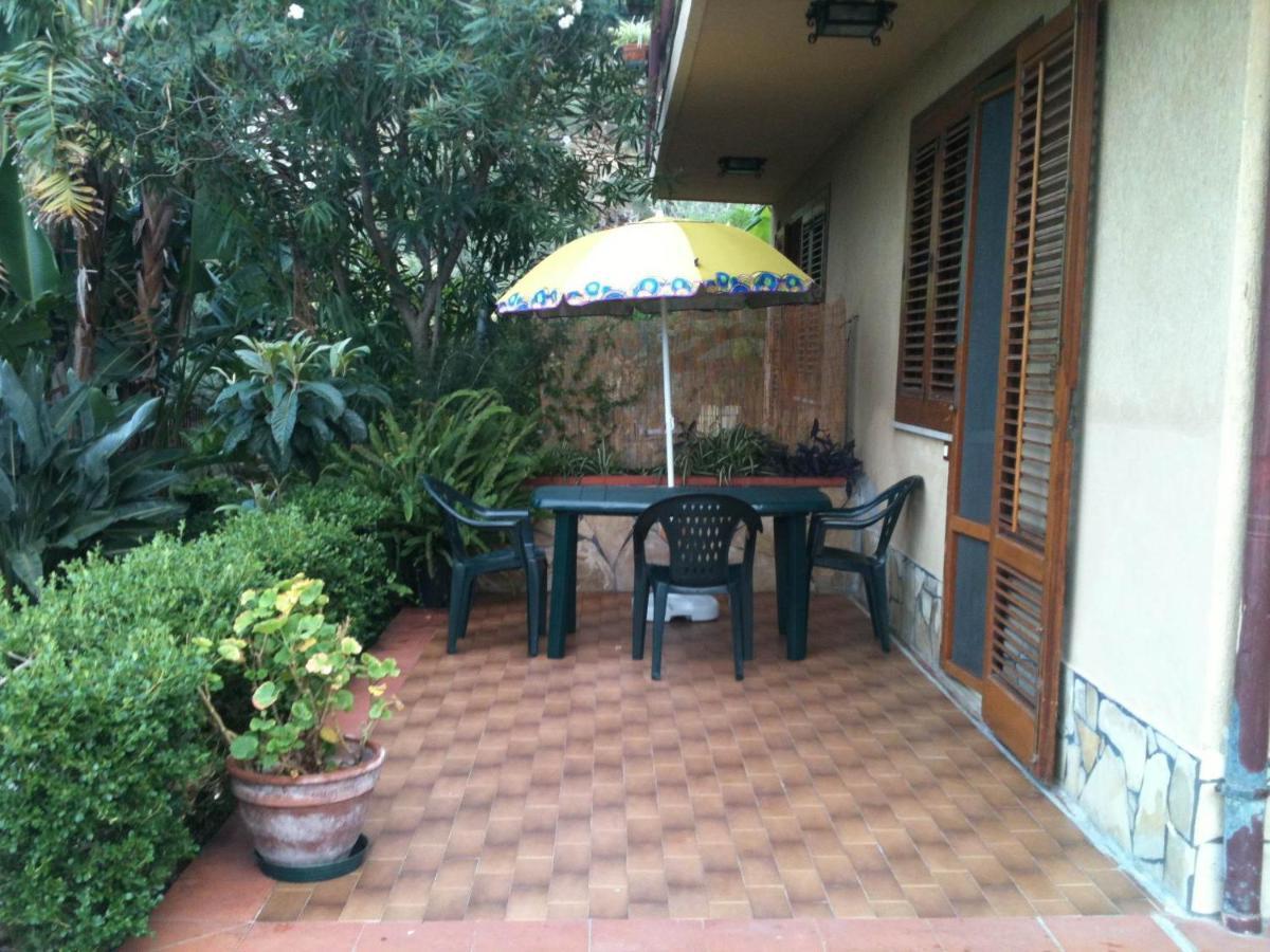 Stanza In Villa Con Giardino Vista Mare Чефалу Экстерьер фото