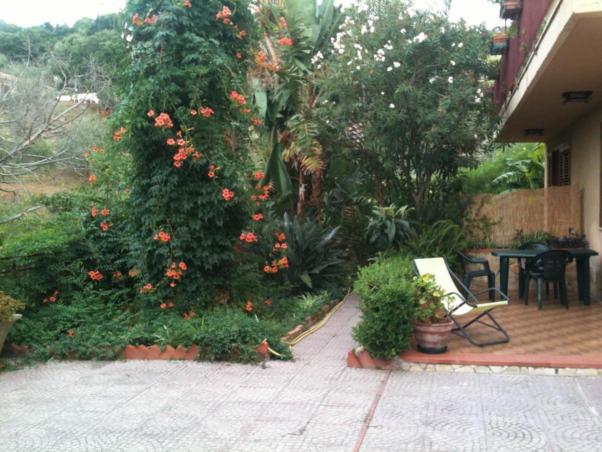 Stanza In Villa Con Giardino Vista Mare Чефалу Экстерьер фото
