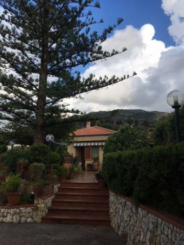 Stanza In Villa Con Giardino Vista Mare Чефалу Экстерьер фото
