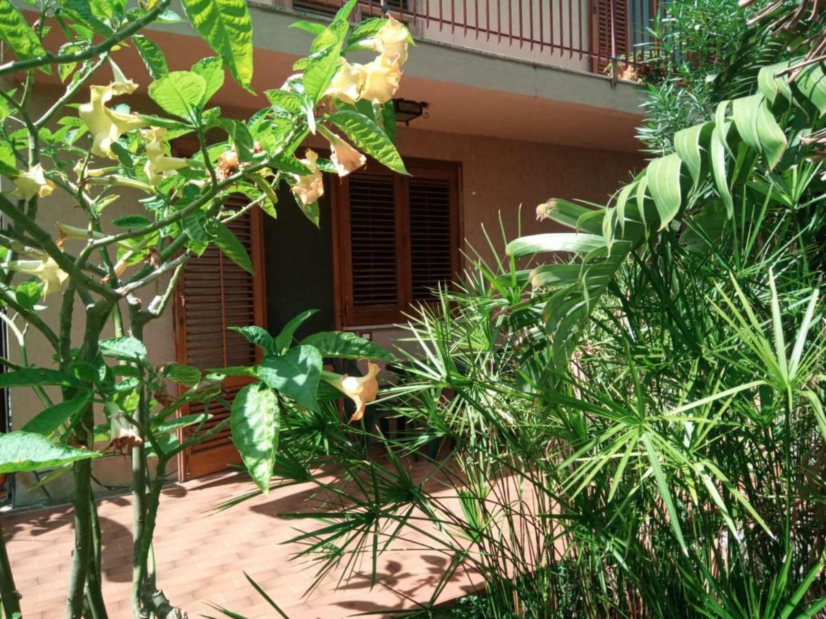Stanza In Villa Con Giardino Vista Mare Чефалу Экстерьер фото