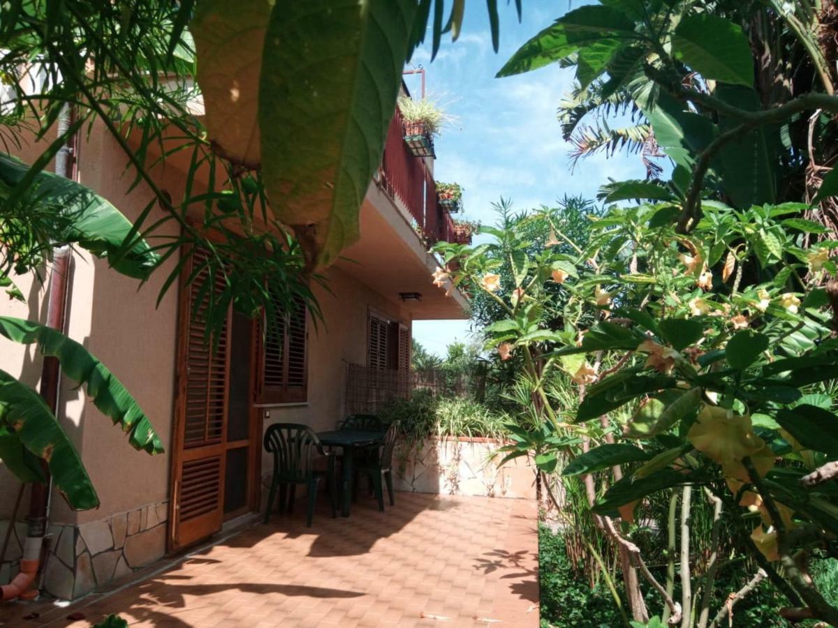 Stanza In Villa Con Giardino Vista Mare Чефалу Экстерьер фото
