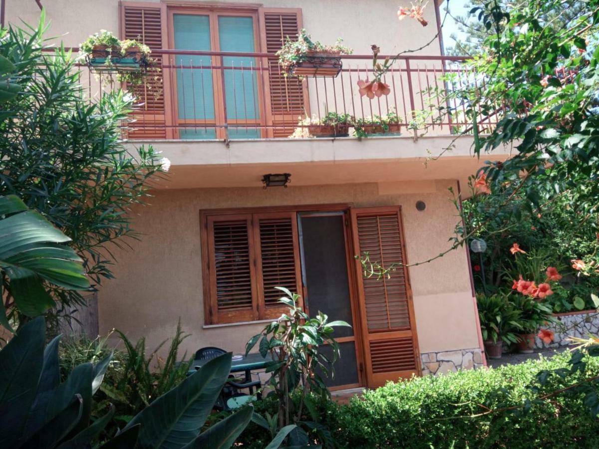 Stanza In Villa Con Giardino Vista Mare Чефалу Экстерьер фото