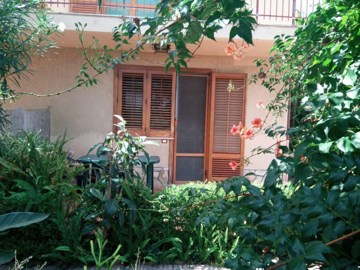 Stanza In Villa Con Giardino Vista Mare Чефалу Экстерьер фото