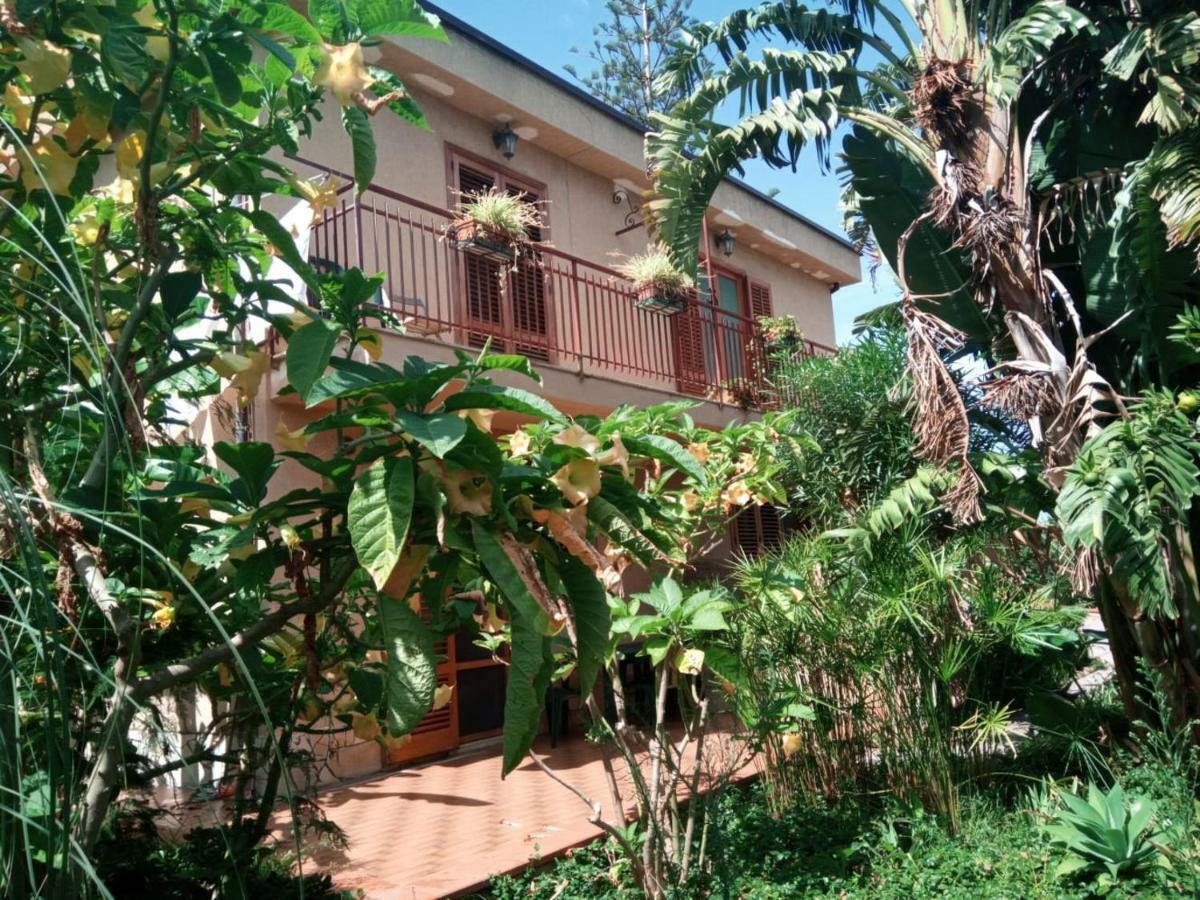 Stanza In Villa Con Giardino Vista Mare Чефалу Экстерьер фото